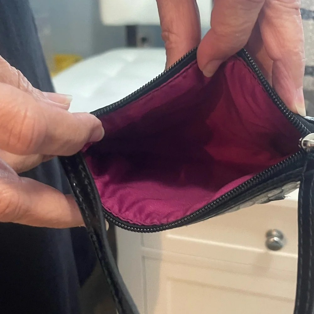 Nine West.Purse and wallet with sequins.White, grey and black color.Pink inside. - Picture 3 of 6